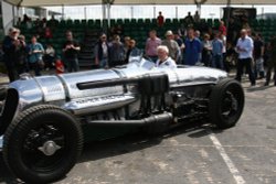 Napier Railton racing car at Brooklands. Wallpaper