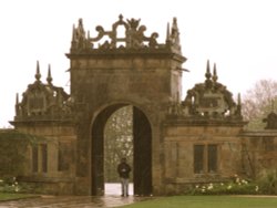 Hardwick Hall on a wet, cold Spring day Wallpaper