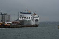 Southampton Docks Wallpaper