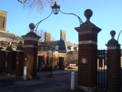 Chelsea Gate at the Royal Hospital Wallpaper