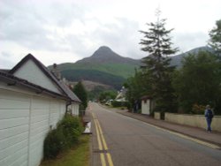 Gleann Comhann and Sgorr na Ciche Wallpaper