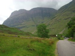 Bidean nam Bian from the Clachaig Inn Wallpaper