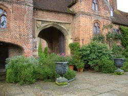 Sissinghurst Castle gardens Wallpaper