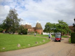 Sissinghurst Castle gardens Wallpaper