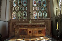 The High Altar of Dorchester Abbey, Dorchester-on-Thames Wallpaper