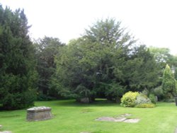 Bradford-On-Avon, the area near Holy Trinity Church Wallpaper