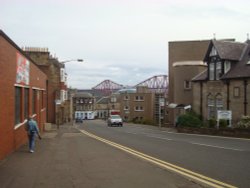 Looking down the Loan at South Queensferry Wallpaper