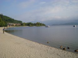 Loch Lomond shore Wallpaper