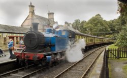 Haverthwaite Railway, train ready to go Wallpaper