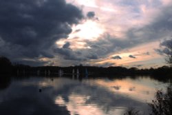 Sailing at Kingsbury Water Park Wallpaper