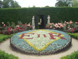 Entrance to the Yew Maze Wallpaper