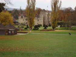 Hever Castle in November Wallpaper