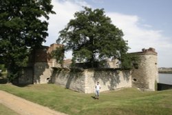 Upnor Castle Wallpaper