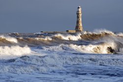 Heavy Waves at Roker