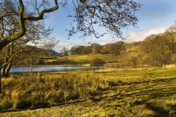 Loughrigg Tarn 2 Wallpaper