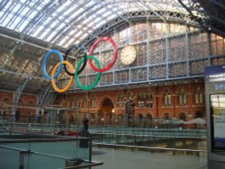 Olympic rings at the Eurostar Terminal Wallpaper