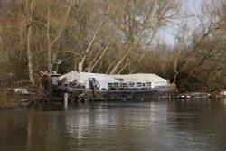 Houseboat Boat moored on the Thames at Reading Wallpaper