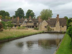 Inner Moat and the Astor Wing Wallpaper