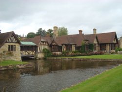 Inner Moat and the Astor Wing Wallpaper