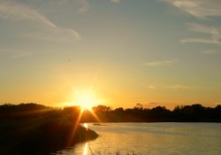 Sunset over the lake at Watermead Country Park Wallpaper