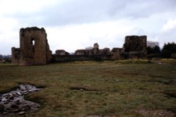 Skenfrith Castle Wallpaper