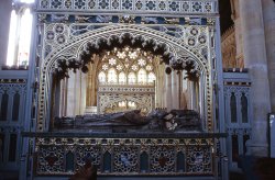 Tomb of Walter Bronscombe, Bishop of Exeter 1258 to 1280 Wallpaper