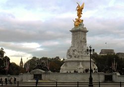 Queen Victoria Memorial Wallpaper