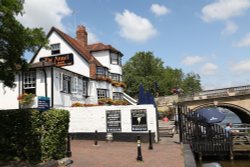 The Angel on the bridge  at Henley on Thames Wallpaper