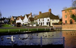 Village pond and green, Finchingfield Wallpaper