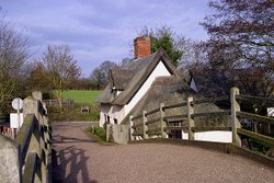 Bridge Cottage Wallpaper