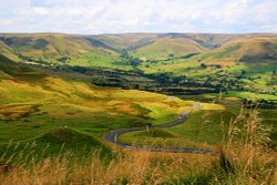 Road below Mam Tor Wallpaper