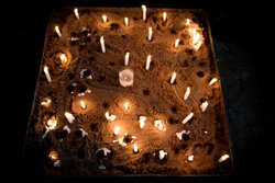 Lincoln Cathedral, candles in the Morning Chapel Wallpaper