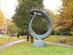 Sir Frank Whittle Sculpture in Chestnut Field (Rugby) Wallpaper