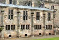 Falkland palace Wallpaper