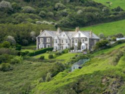 A hotel across the bay at Port Isaac Wallpaper