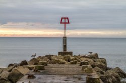 Groin at Boscombe beach Wallpaper