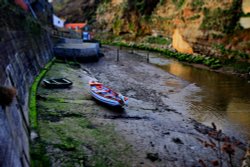 'Waiting' - Staithes, North Yorkshire Wallpaper