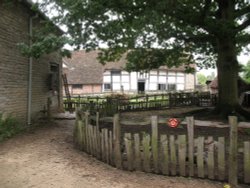 Mary Arden's House - A Great Insight Into Life In Elizabethan Times Wallpaper