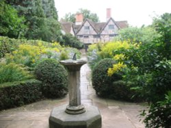 Hall's Croft, Stratford-upon-Avon - Jacobean home of Shakespeare's daughter Wallpaper