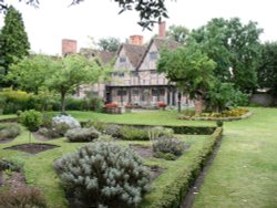 Hall's Croft, Stratford-upon-Avon - Jacobean home of Shakespeare's daughter Wallpaper