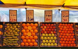 St Albans market fruit stall Wallpaper