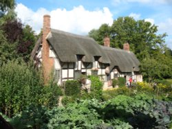 Anne Hathaway's Cottage Wallpaper