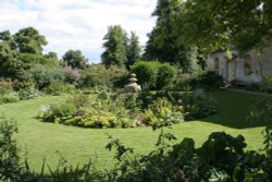 Basildon Park - Manor Garden Wallpaper