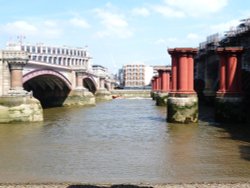 River Thames, London Wallpaper