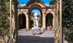 Garden at Hever Castle Wallpaper