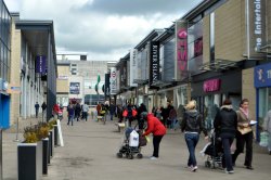 Harlow Town shoppers Wallpaper