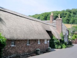 Dunster - Thatched Cottage - June 2003 Wallpaper