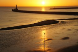 Sunderland, Roker Pier Wallpaper