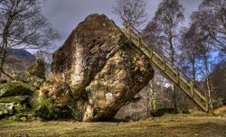 Bowder Stone in Borrowdale, Cumbria Wallpaper