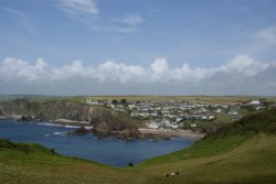 Coastpath walk with view on Hope Cove.